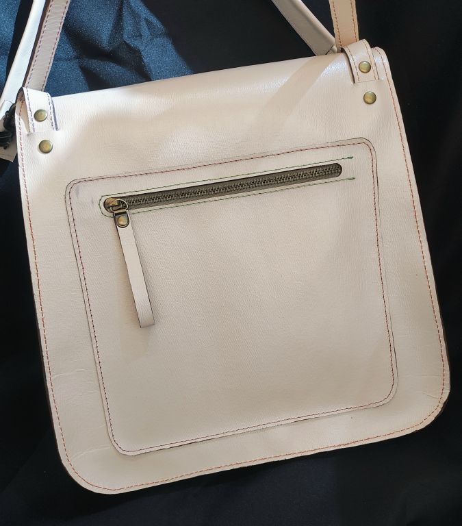 1BeigeCowhideMessenger06