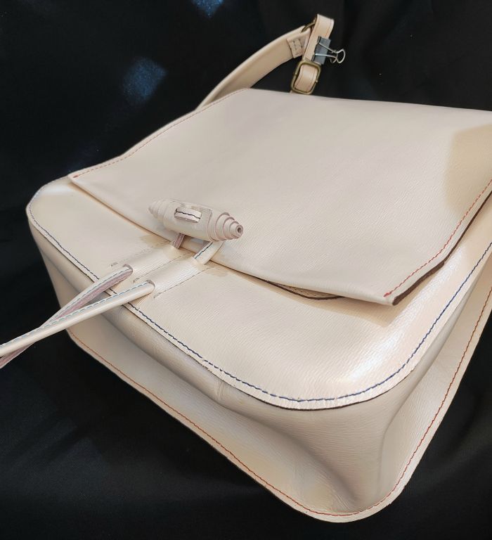 1BeigeCowhideMessenger08